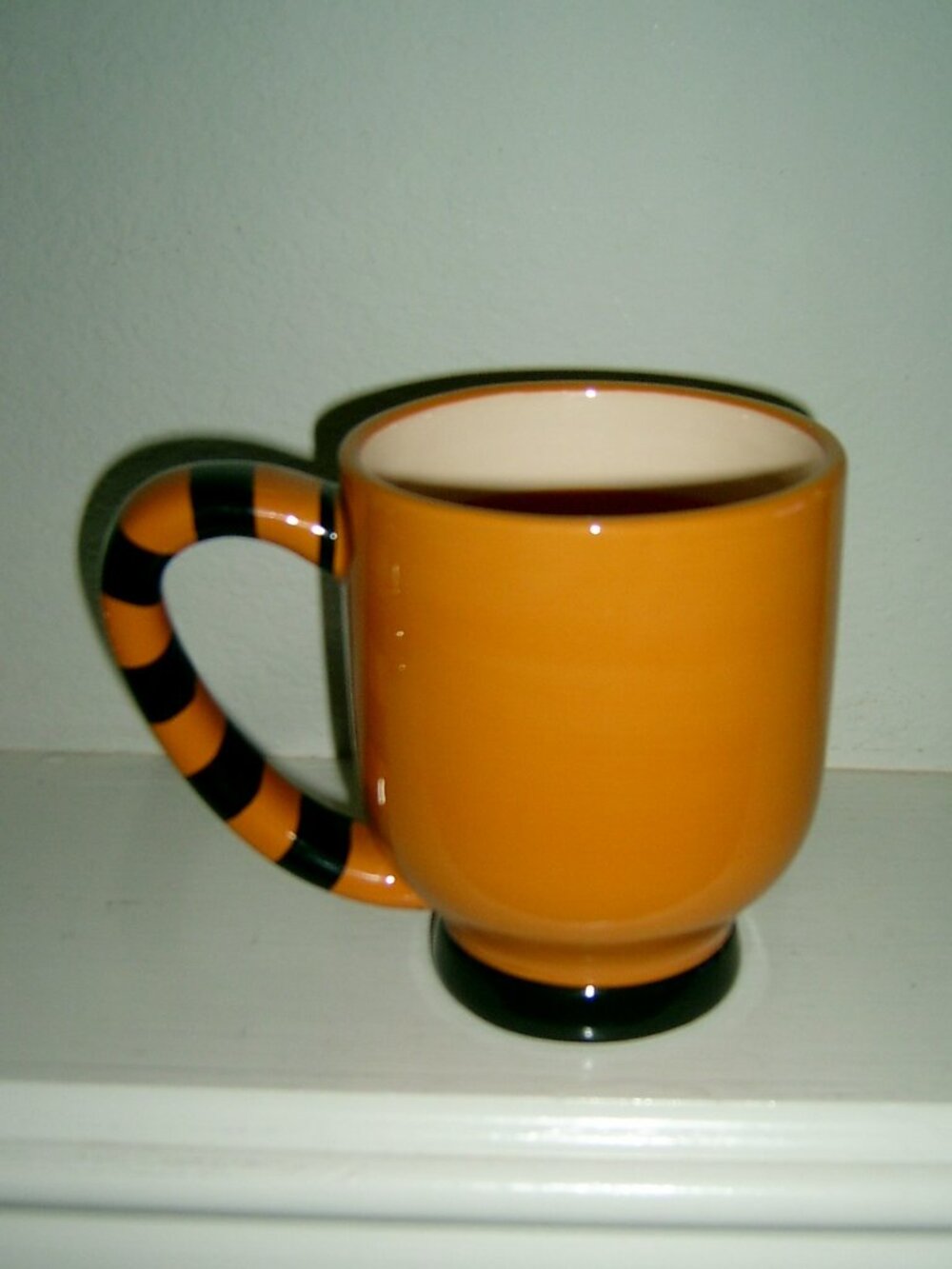 Tigger Disney Parks Rare Discontinued Large Ceramic Mug, NWOT - Picture 3 of 5